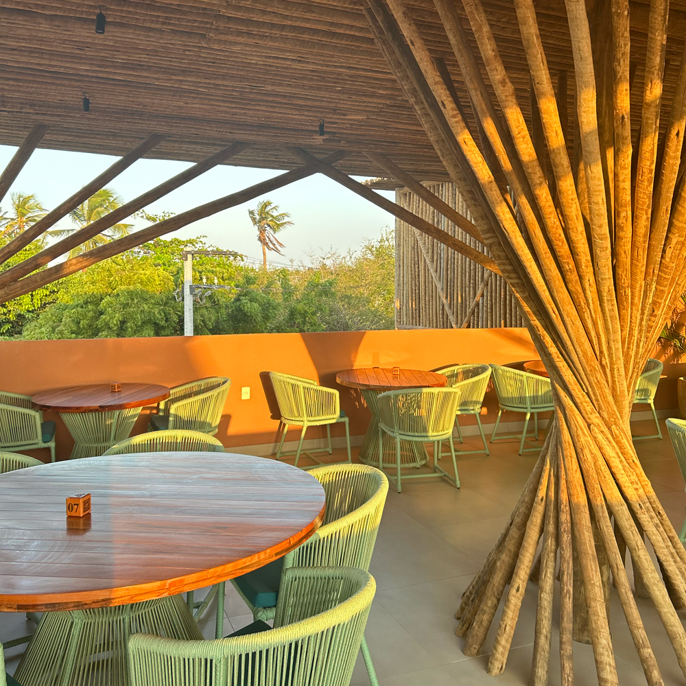 <p>Rooftop com um <strong>toque europeu</strong></p>
<p dir=